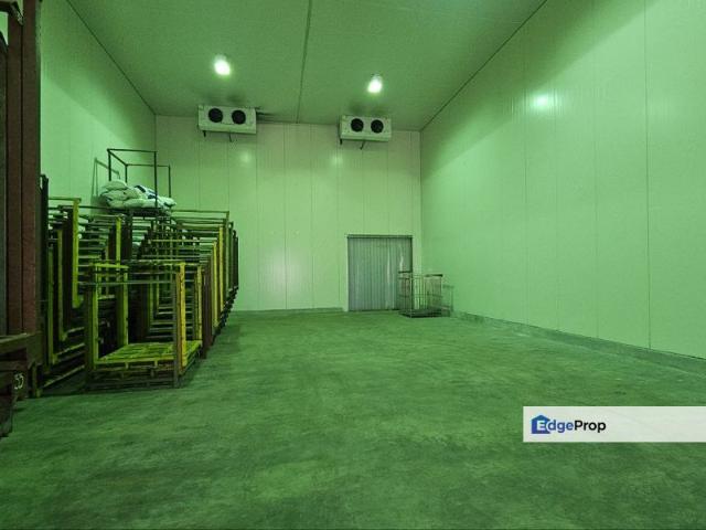 Warehouse for sale in Malaka