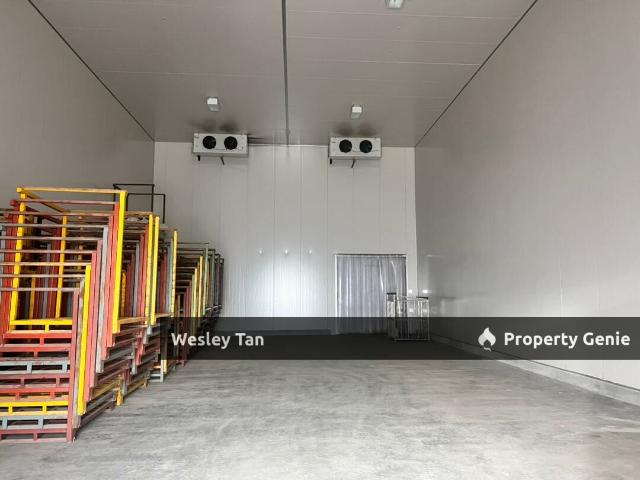 Warehouse for sale in Malaka