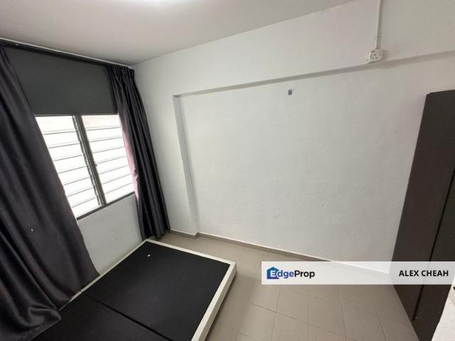 Flat for rent in Mukim 13, Georgetown