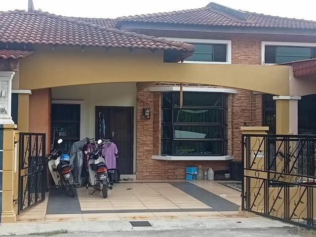 Terraced House for sale in Malaka