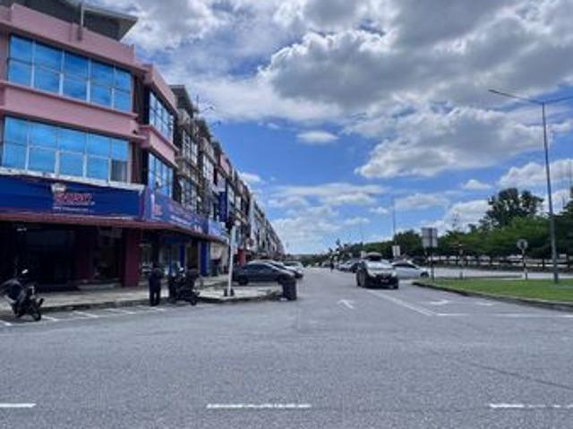 Shop for rent in Kajang, Langat