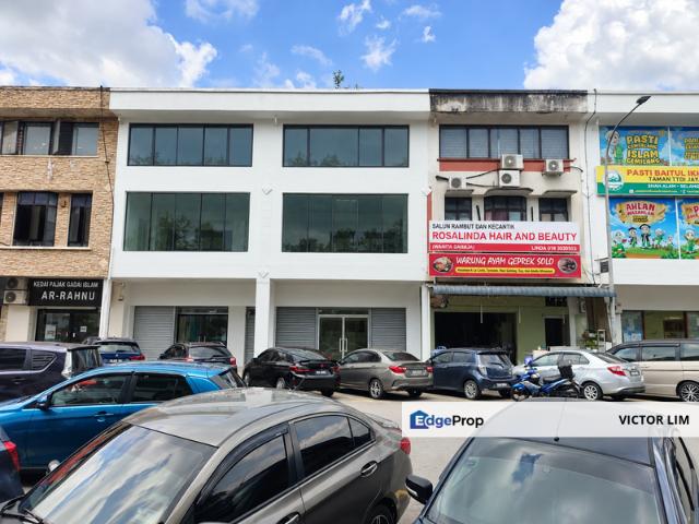 Shop for sale in Petaling, Alam Impian