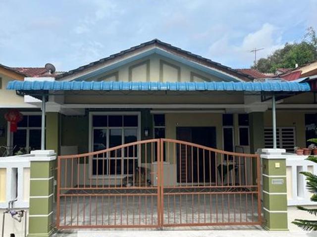 House for sale in Malaka