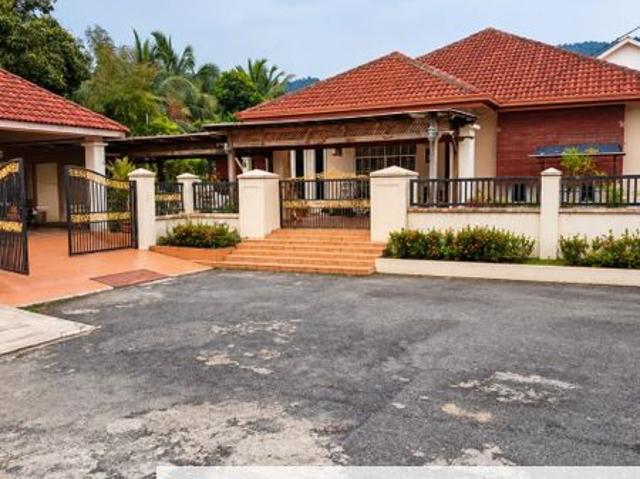 House for sale in Taman Tunku Sarina, Jitra