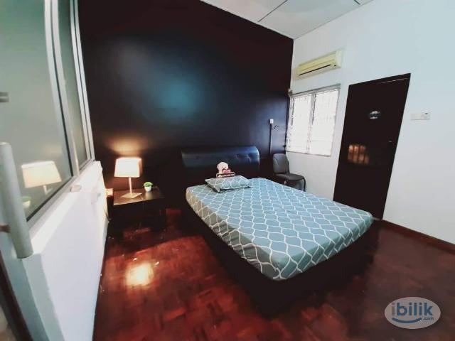 Room for rent in Sendayan Village, Negeri Sembilan