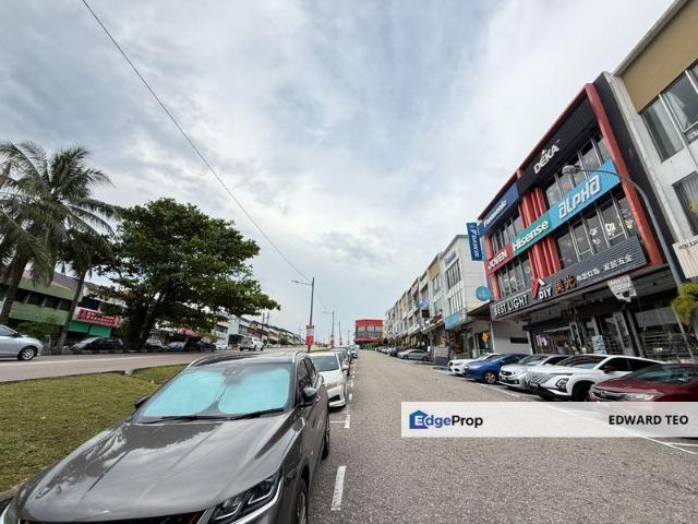 Shop for rent in Bukit Ledang, Johor