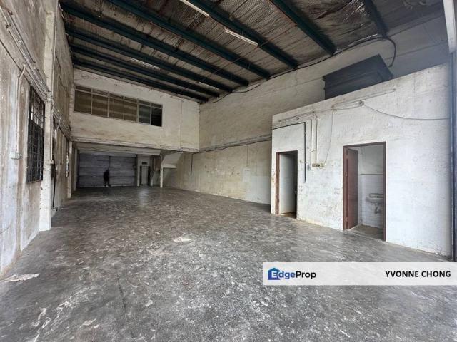 Warehouse for rent in Taman Universiti, Iskandar Puteri
