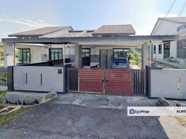 House for sale in Durian Tunggal, Malaka