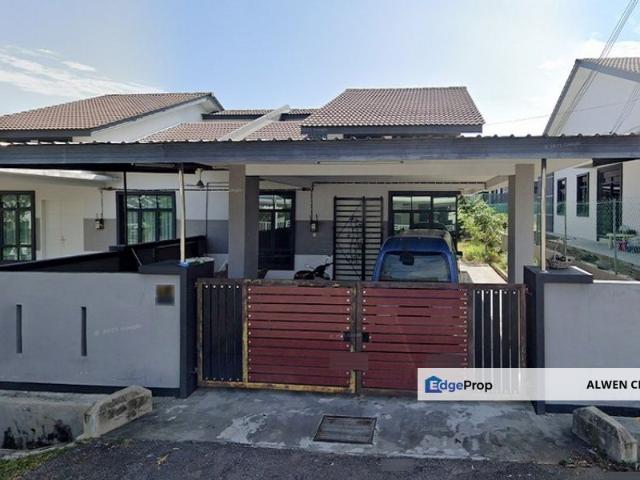 House for sale in Durian Tunggal, Malaka