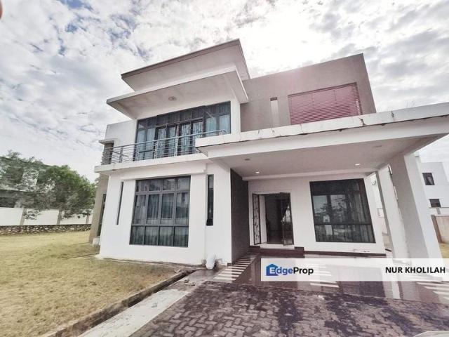 House for sale in Malaka