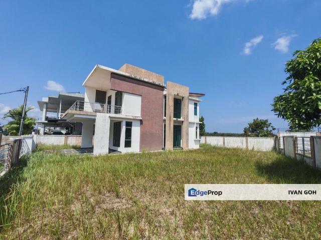 House for sale in Malaka