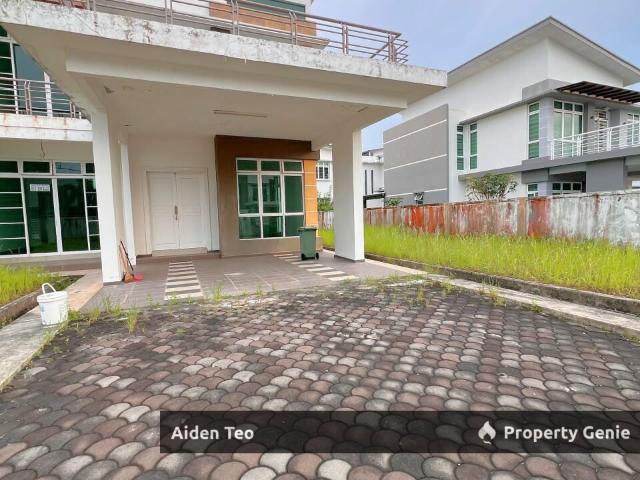 Bungalow for sale in Malaka