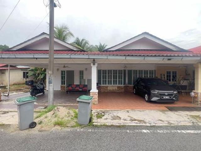 Terraced House for sale in Pontian