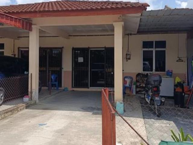 Terraced House for sale in Malaka