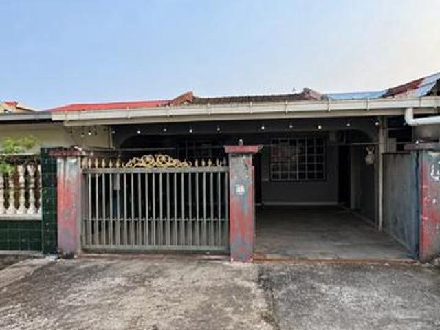 Terraced House for sale in Kuching, Bahagian Kuching
