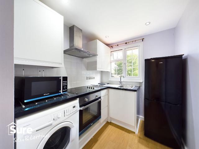 Room for rent in Grovehill, Pouchen End