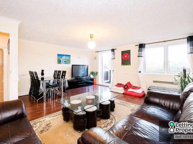 Apartment for rent in Woodford, Greater London