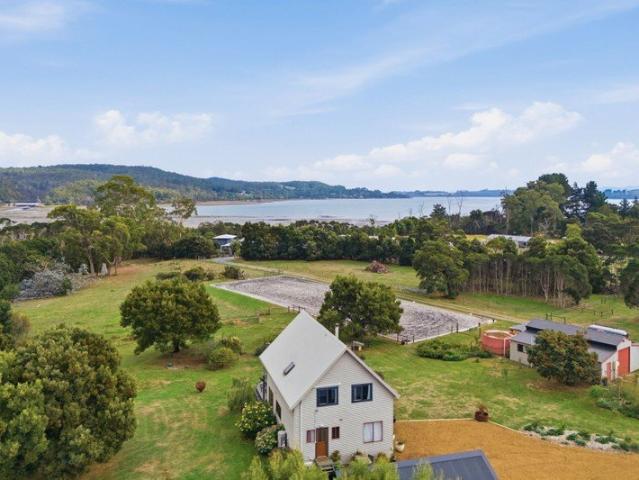 House for sale in Swan Point, Tasmania