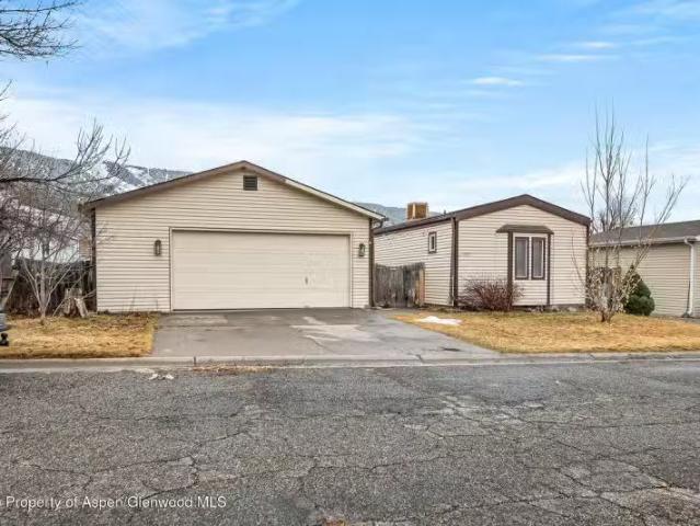 House for rent in Clifton