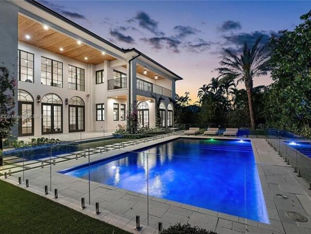 House for sale in Hallandale