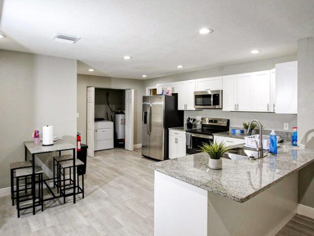 Room for rent in Florida