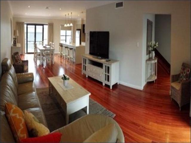 Townhouse for rent in Piallamore, New South Wales