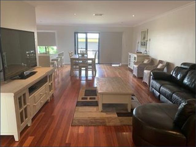 Townhouse for rent in Piallamore, New South Wales