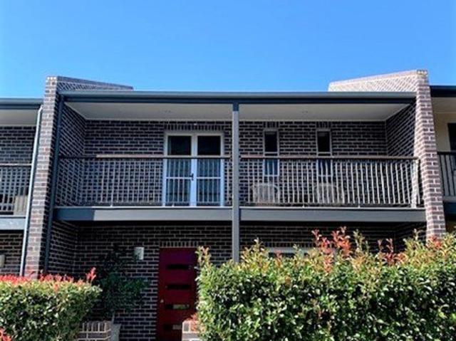 Townhouse for rent in Piallamore, New South Wales