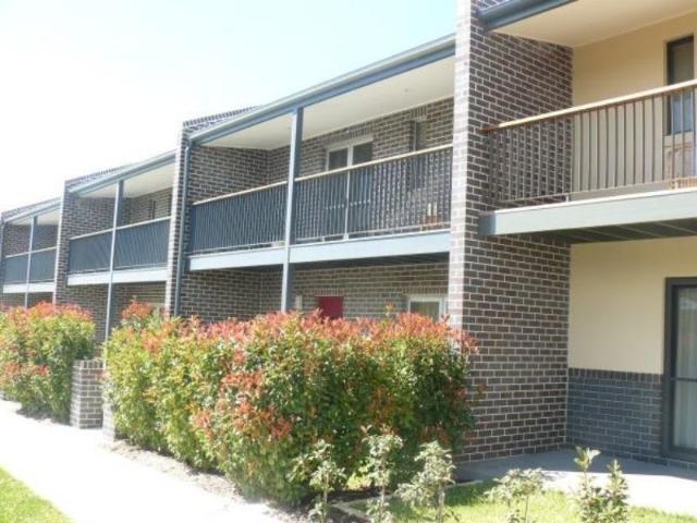 Townhouse for rent in Piallamore, New South Wales