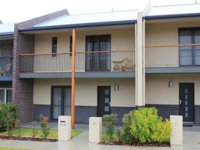 Townhouse for rent in Piallamore, New South Wales