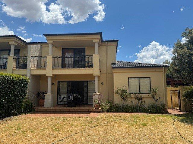 Townhouse for rent in Piallamore, New South Wales