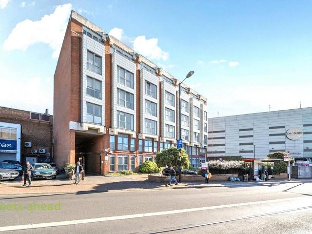 Apartment for rent in London Borough of Croydon, Greater London