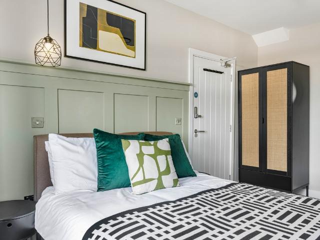 Room for rent in Caldermill, East Midlands