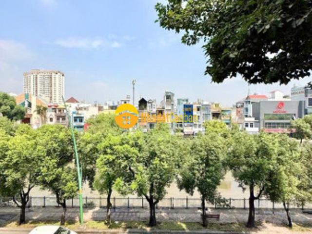 Nhà mặt phố bán