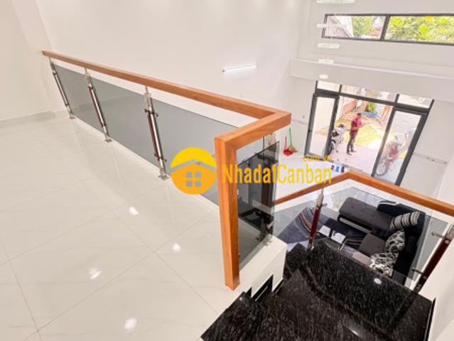Nhà mặt phố bán