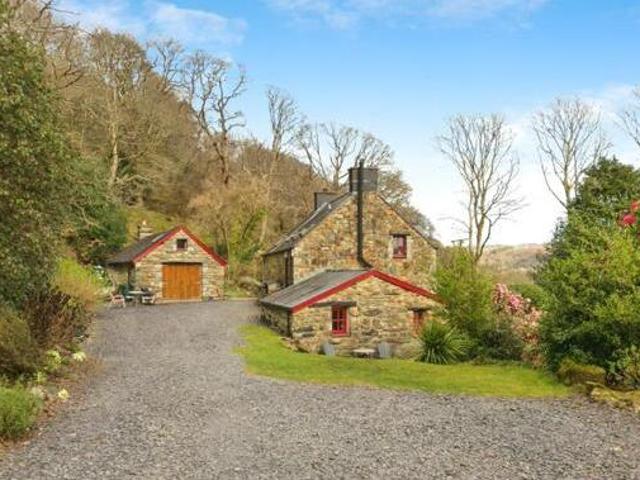 House for sale in Blaenau Ffestiniog, Wales