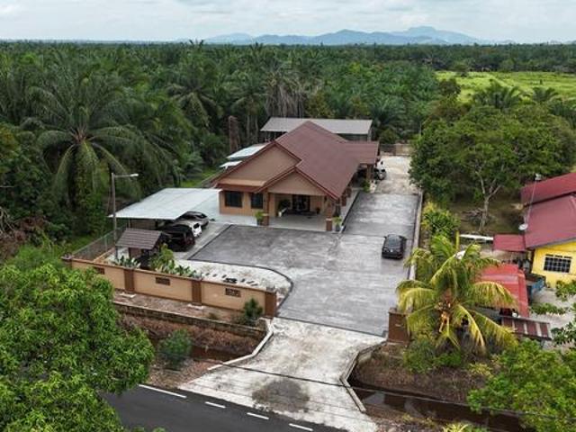 Bungalow for sale in Batu Pahat