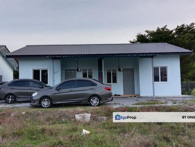 House for sale in Malaka