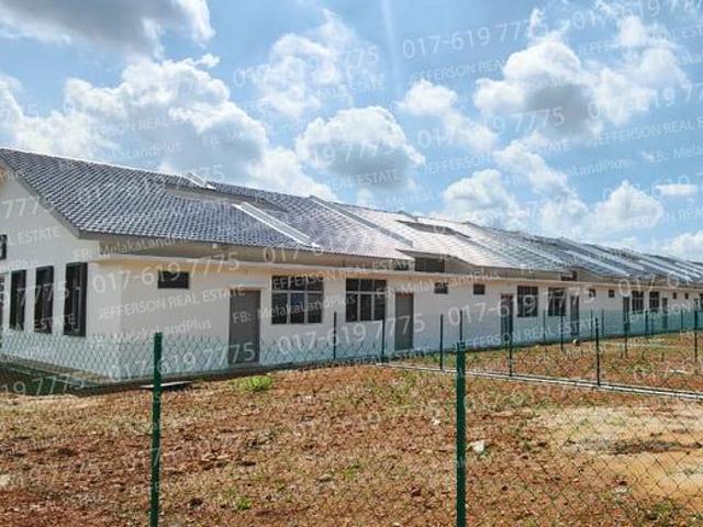 Terraced House for sale in Malaka