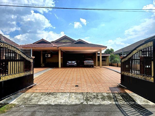 Bungalow for sale in Kajang, Langat