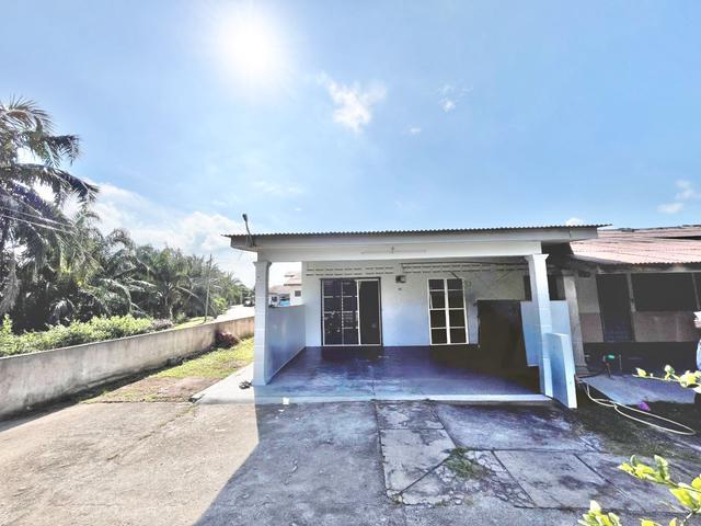 Terraced House for sale in Malaka