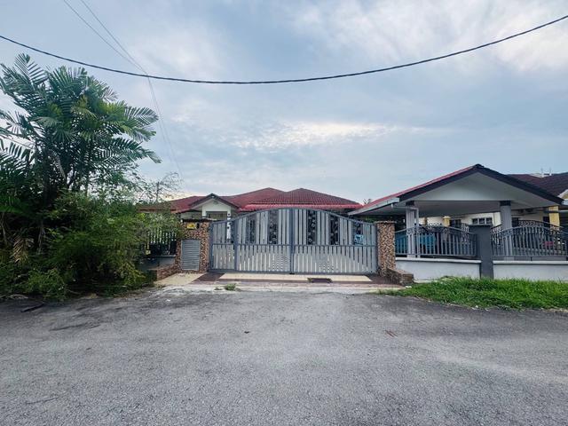 Bungalow for sale in Jenjarom, Selangor