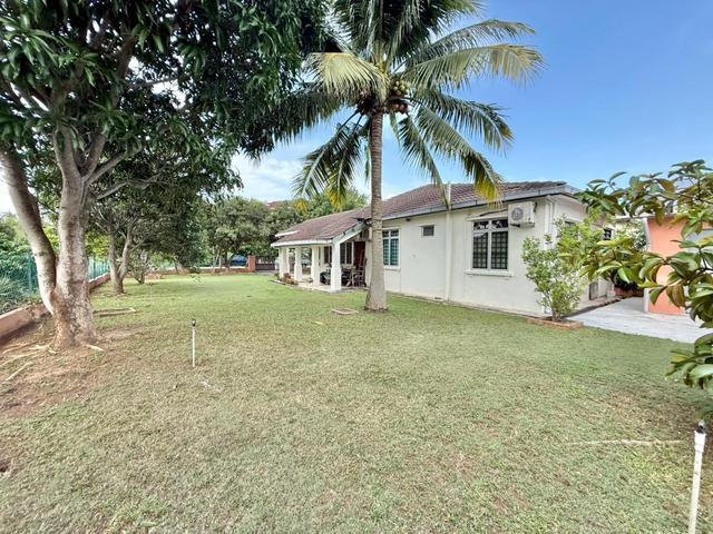 Residential House for sale in Tanjong Sepat, Selangor