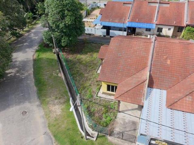 Terraced House for sale in Malaka