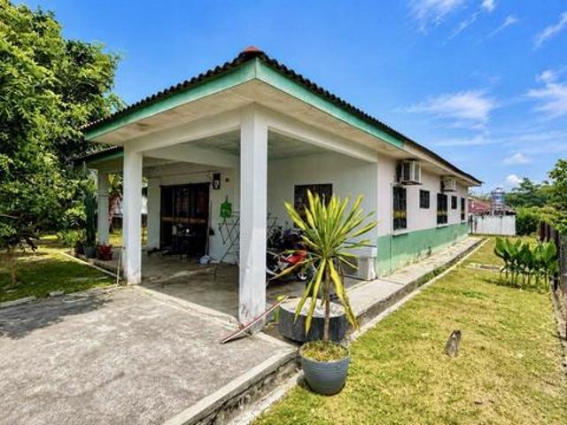 Bungalow for sale in Petaling, Subang Jaya