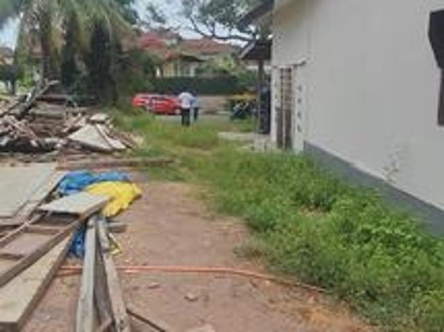 Bungalow for sale in Malaka