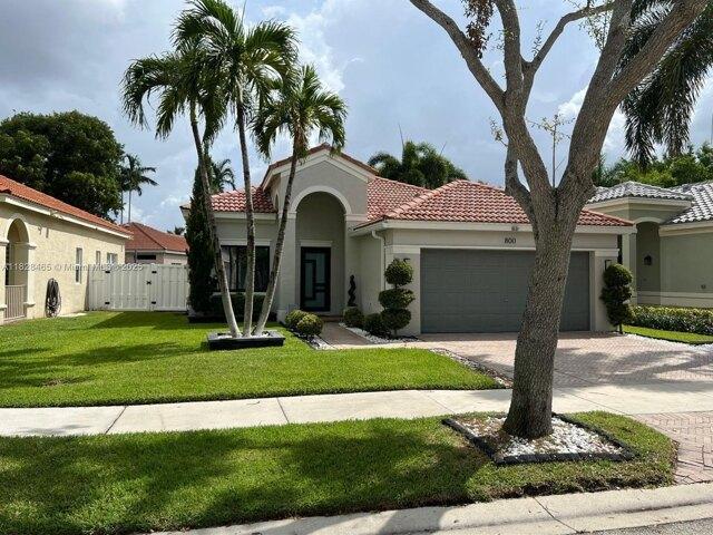 House for sale in Weston