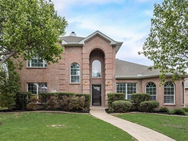 House for sale in Allen