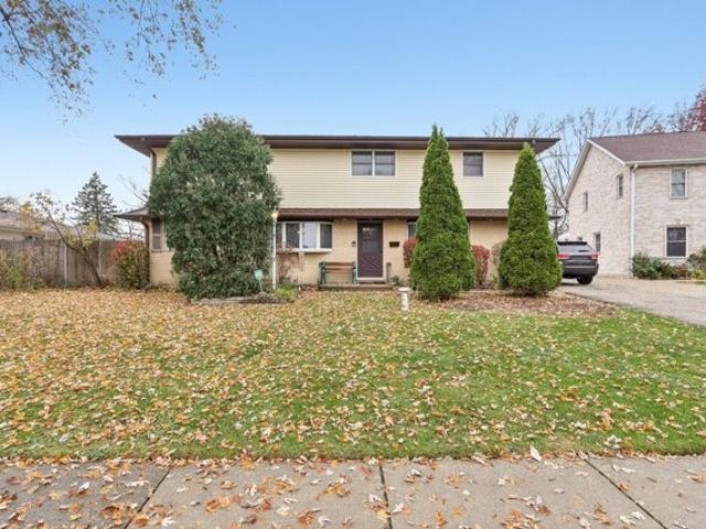 House for sale in Elk Grove Village, Illinois