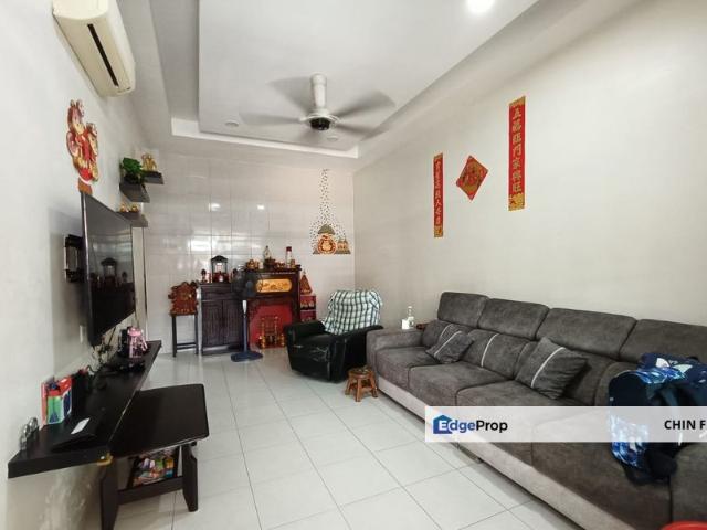 House for sale in Malaka